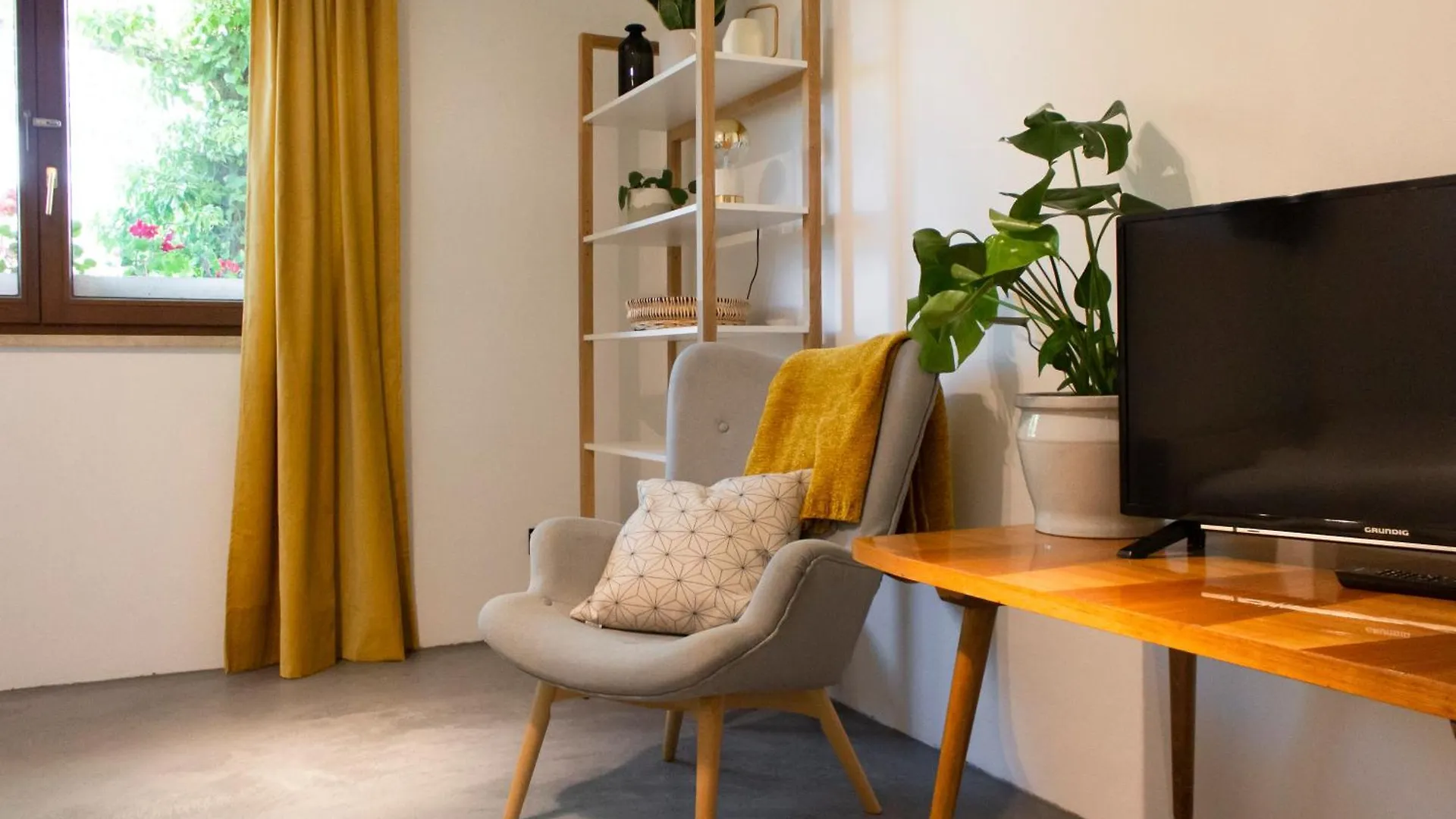 Pura Apartments